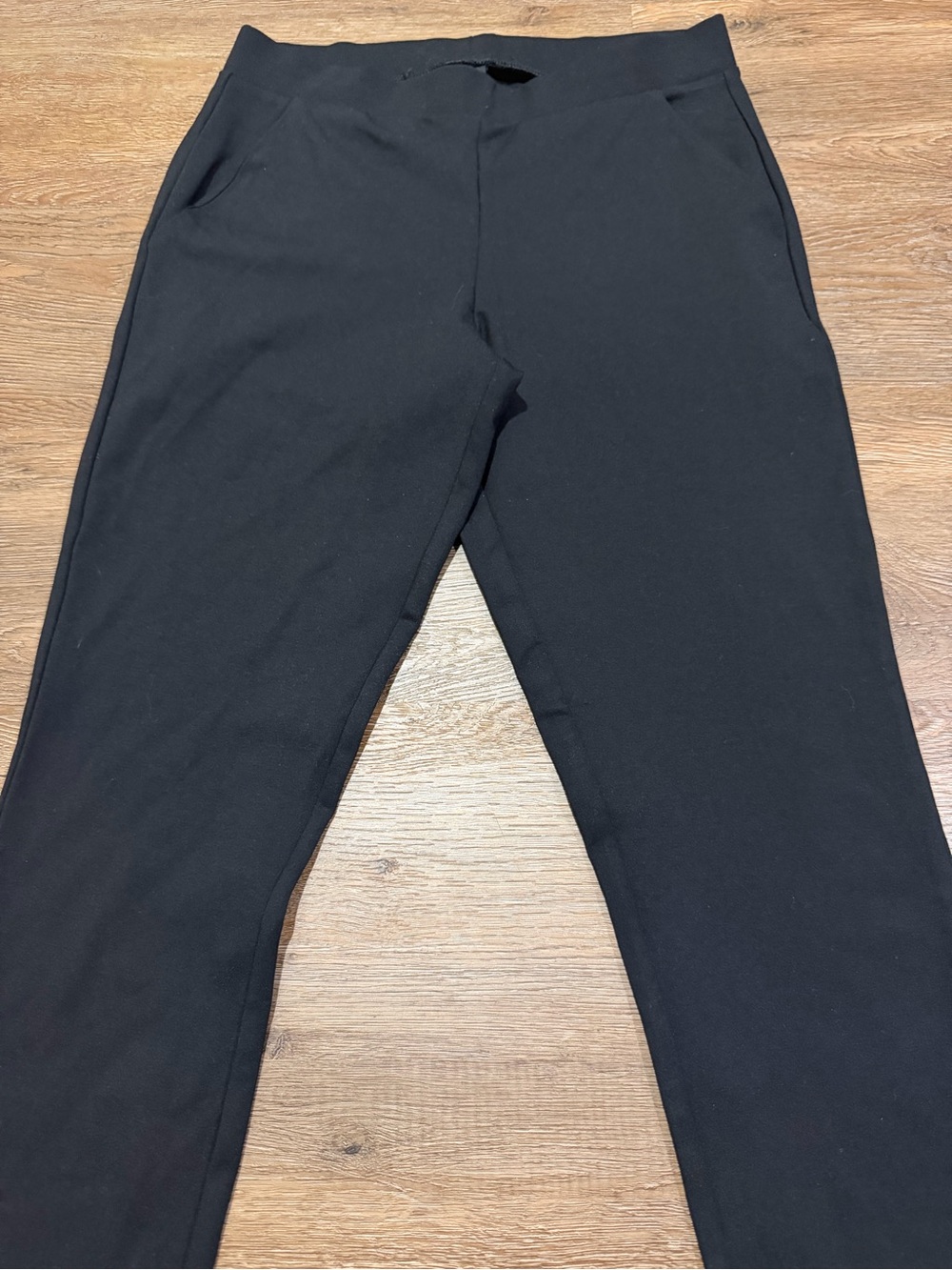 NWT HUE Ponte 7/8 Leggings Black Pull On Stretch Pants Leggings Medium - Picture 4 of 9